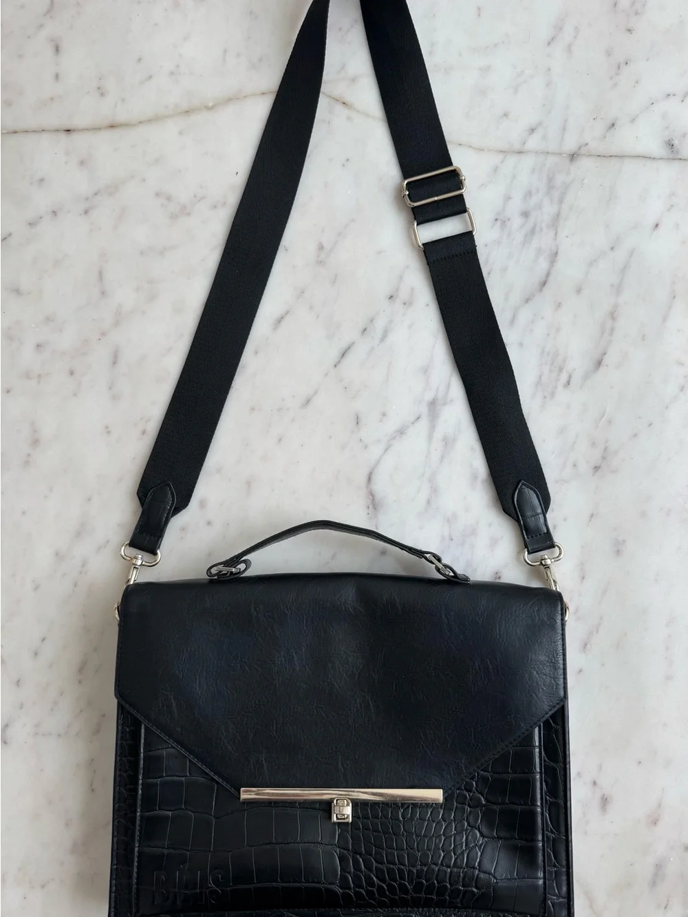 BEIS The Messenger Bag in Black Croc Embossed